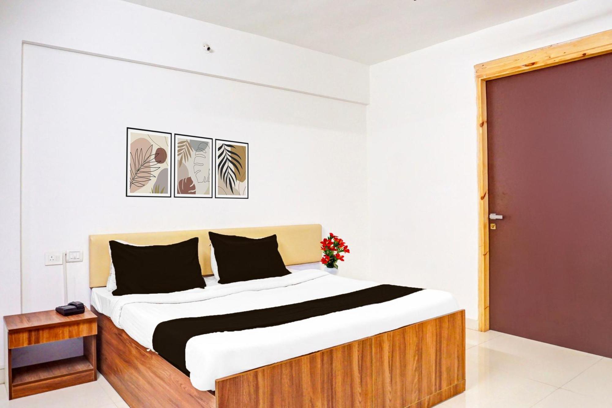 Super Collection O Baner Formerly Seven Hills Dapuri Экстерьер фото